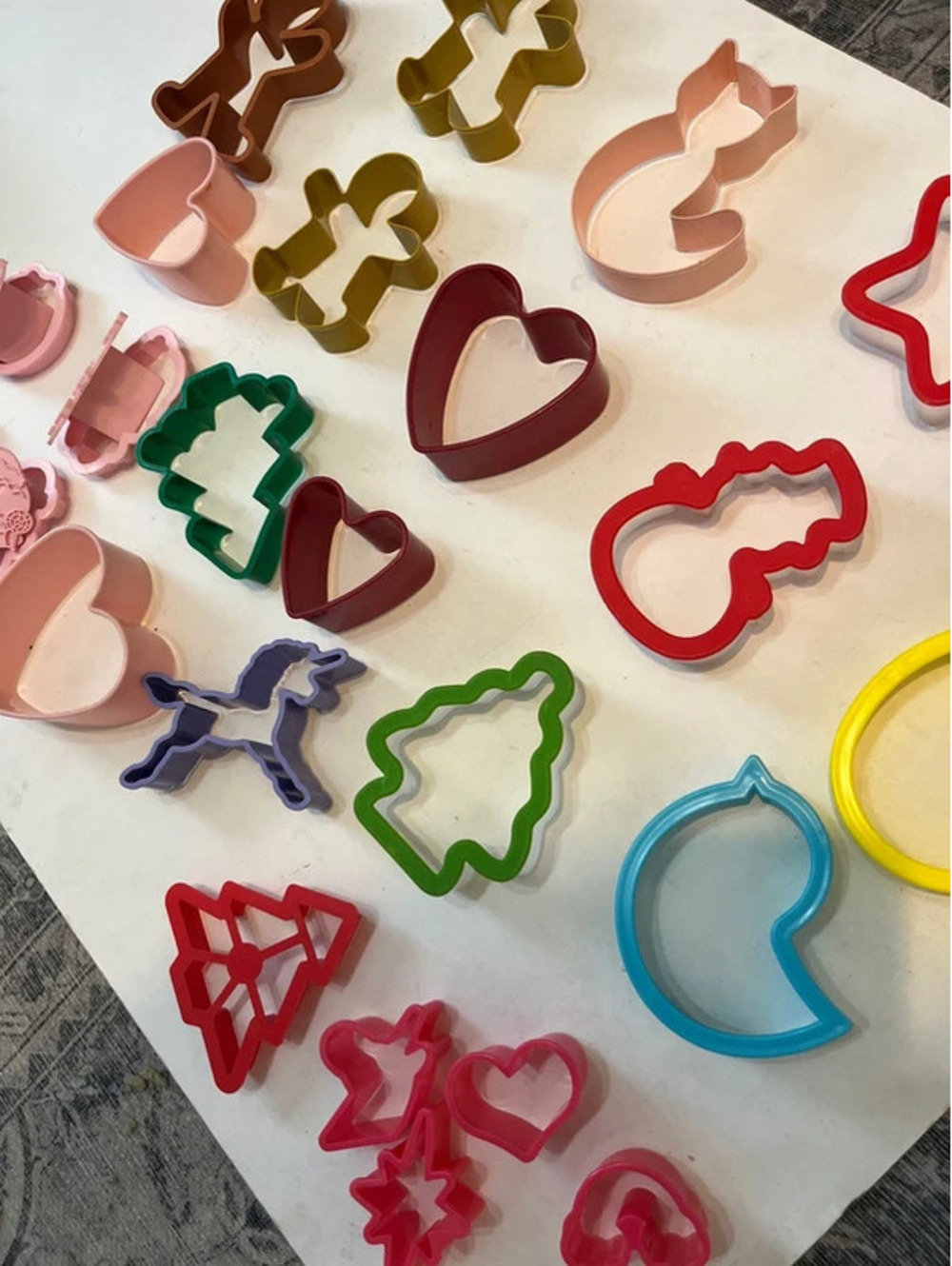 Lots of cookie cutters easter Christmas animals